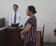 Xin hủy giấy đỏ, kiện dân sự hay hành chính?