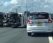 Xe tải lật, cao tốc TP HCM - Trung Lương ùn tắc 5 km